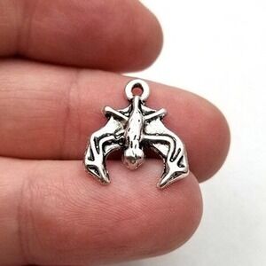 8pcs Bat Charms‎ silver tone metal animal halloween spooky